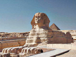В Египте исламисты призывают разрушить статую сфинкса и пирамиды