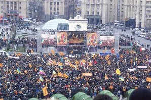 Тимошенко и Луценко уже поздравили с годовщиной Майдана. Ющенко молчит
