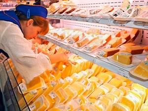 Сыр подешевеет почти в два раза