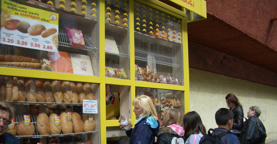 После подорожания хлеба в социальных магазинах - очереди