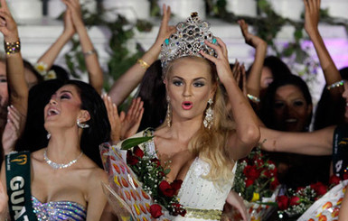 Белокурая чешка Тереза Файксова завоевала титул Мисс Планета-2012