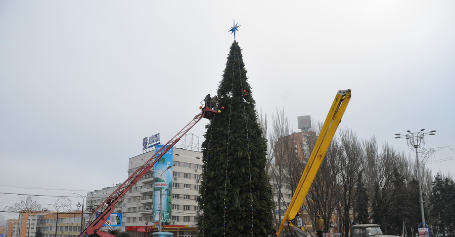 В Донецке установят елку 