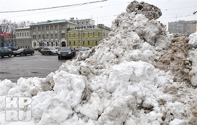 В Киеве побит температурный рекорд, а Москву второй день заваливает снегом 