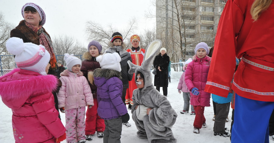 Карнавальная мода-2013: харьковчане перевоплотятся в змей, ковбоев и Черного лебедя