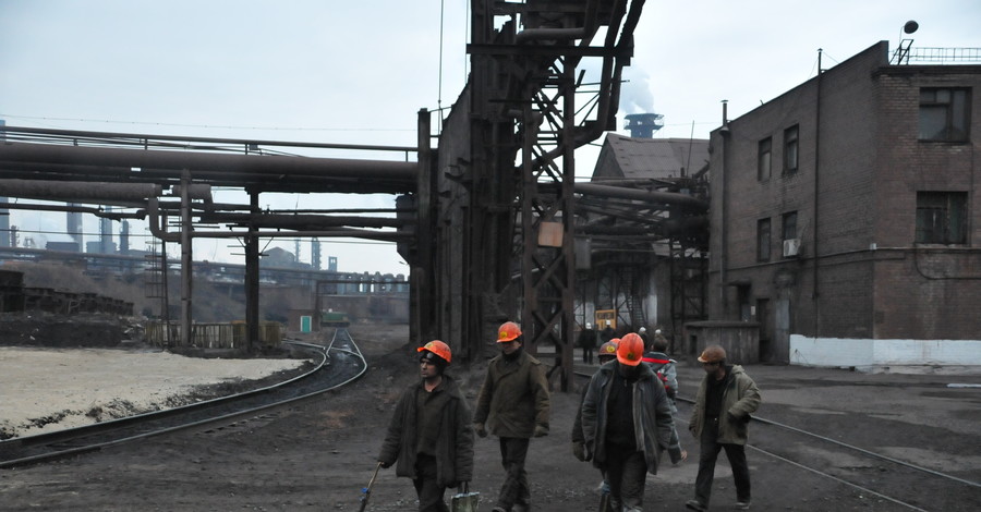 Тысячи рабочих метзавода в Донецке остались без работы