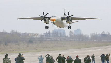 Впервые взлетел самолет Ан-132Д в Гостомеле 