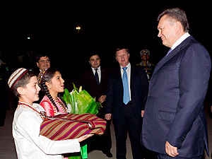 Виктор Янукович оценил шансы Азарова на премьерство