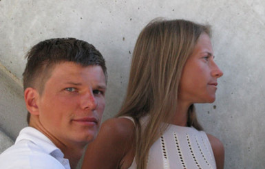 Форвард сборной России Андрей Аршавин бросает жену ради британской модели?