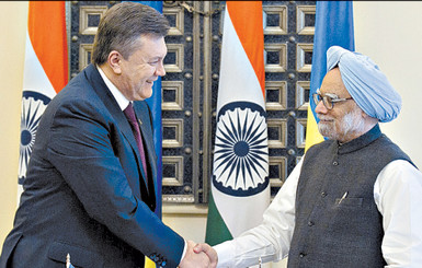 Из Индии Виктор Янукович направился в Азербайджан 