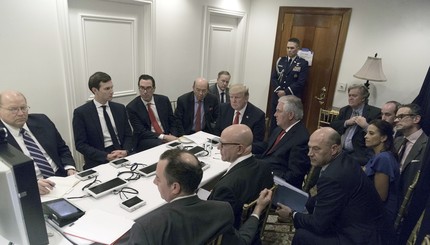 Сбор брифинга в Белом доме после нанесенного ракетного удара по Сирии
