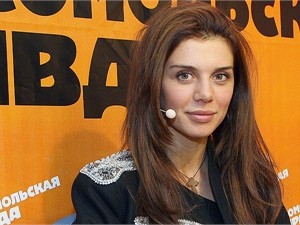 Анна Седокова думает о разводе с мужем