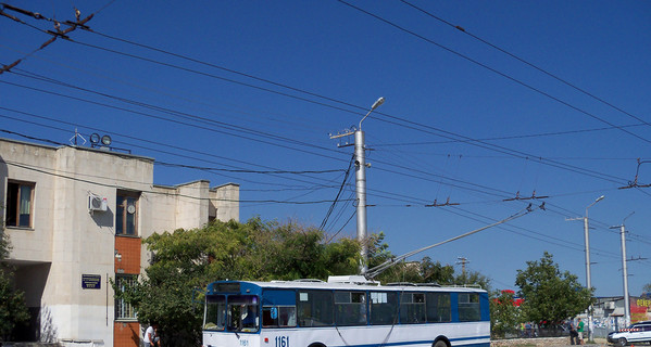 Крымчанке, сломавшей ногу в троллейбусе, компенсацию не дали