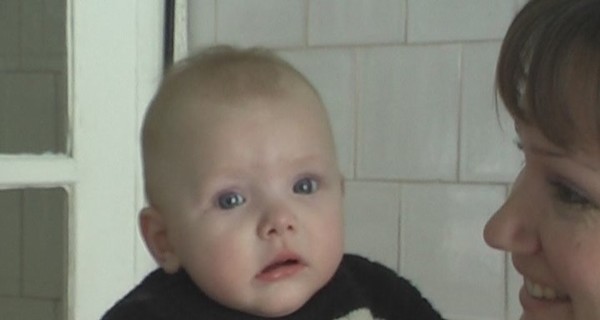 Брошенного в луганской маршрутке младенца спасли пассажиры