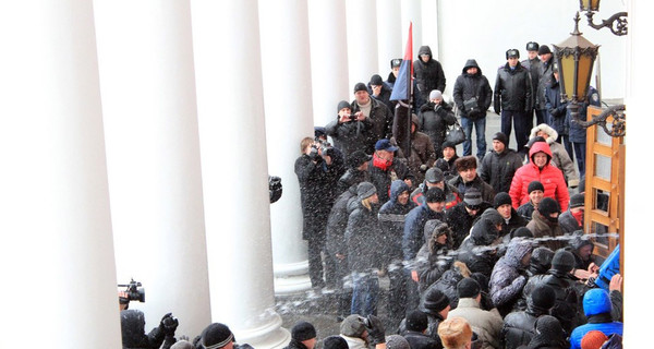 Прогноз для Одессы на 2013-й: митинги, политические скандалы  и курьезы с жильем