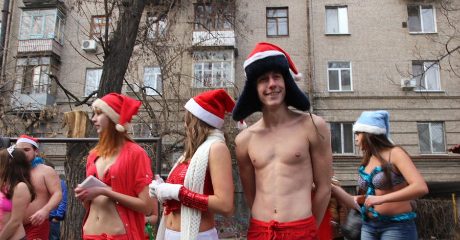 В Днепропетровске Деды Морозы бегают в трусах и ездят на велосипедах и байках
