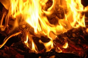 Масштабный пожар в Енакиево: сгорело управление юстиции, исполнительная служба и профсоюз шахтеров