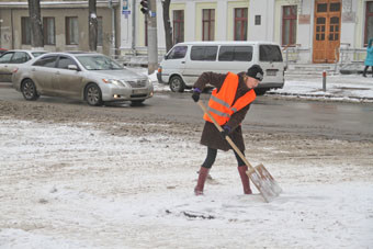Снегопад снова отправил одесских коммунальщиков в нокаут