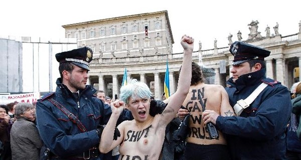Украинцам Италии пришлось извиняться за FEMEN перед Папой Римским