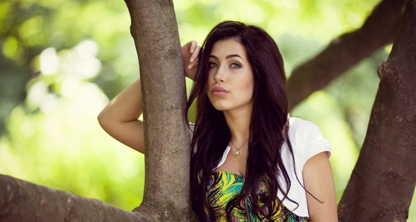 Родственники девушки, которая якобы застрелилась в центре Киева: 