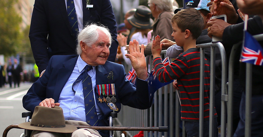 Ежегодный марш Дня Ветеранов