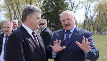 Порошенко и Лукашенко на АЭС 