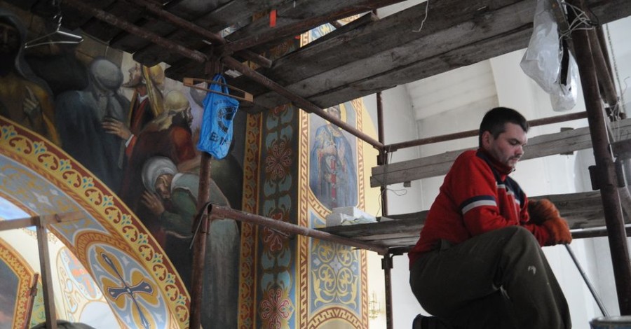 Фреску в Свято-Покровском соборе покажут через две недели