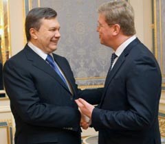 Янукович уверил Фюле, что готов на компромиссы ради соглашения с ЕС