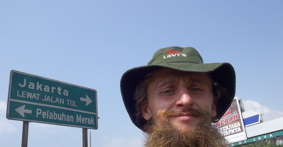 Одессит, боровшийся за права папуасов, отрабатывает долг в Москве