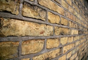 В Ровенской области рунувший коровник похоронил под собой человека