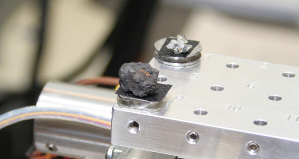 Ученые показали в интернете обломки уральского метеорита