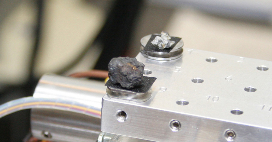 Ученые показали в интернете обломки уральского метеорита