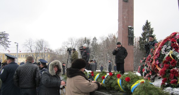 Во Львове ветераны и коммунисты мирно отпраздновали День защитника Отечества