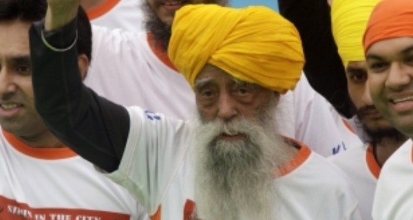 101-летний марафонец завершил свой последний 10-километровый забег