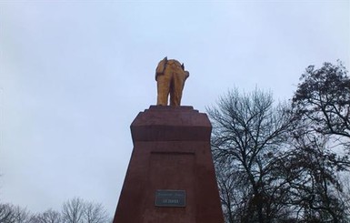 В Ахтырке из-за памятника Ленину подрались коммунисты и 