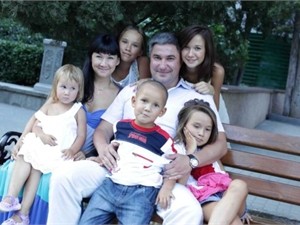 На похоронах мэра Симеиза журналистам ломали штативы и флешки