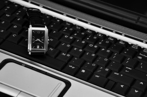 Луганские таможенники задержали партию шпионских часов