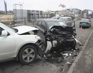 Авария в Киеве: четыре авто разбились всмятку