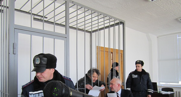 Андрей Слюсарчук грозит наложить на себя руки, если его не отпустят 