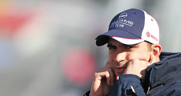 Смерть Уго Чавеса угрожает карьере венесуэльского пилота 