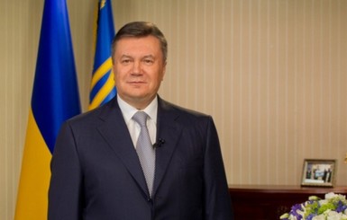 Янукович пожелал женщинам 