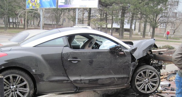 Жуткое ДТП в Одессе: водителю иномарки всего 16 лет!