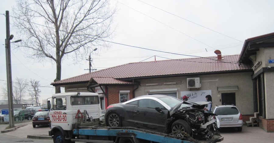 ДТП в Одессе: 16-летний лихач убегал от ГАИ