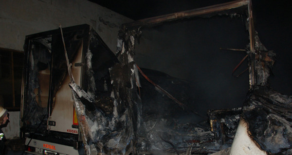 В Николаеве сгорели две фуры