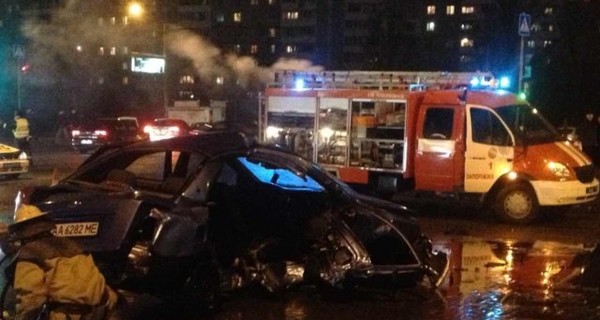 В центре Запорожья Nissan протаранил Chevrolet – двое погибли