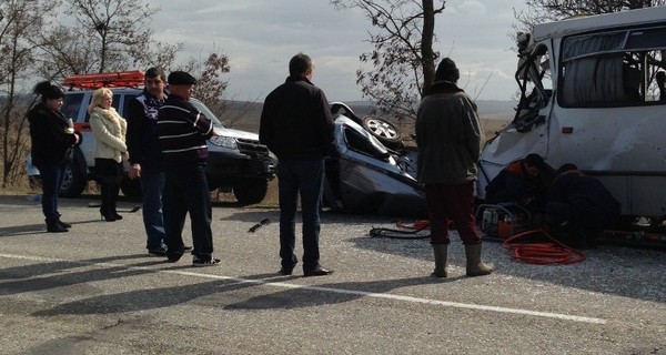 Около Симферополя в страшном ДТП пострадало 12 человек