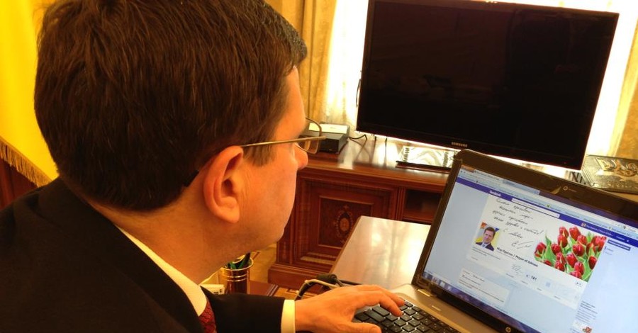 Мэр Одесса завел страницу на Фейсбук, выучил Интернет-сленг и прочел послание Дарт-вейдера