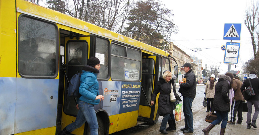 Львовяне согласны ездить за 3 гривны, но только в автобусах еврокласса