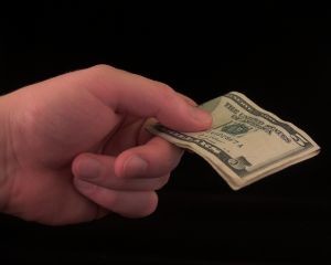 Чтобы освободить из тюрьмы любовника, мать продавала детей через Facebook 