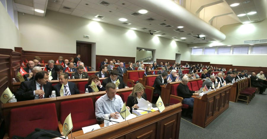 Летом Киевсовет хотят блокировать 