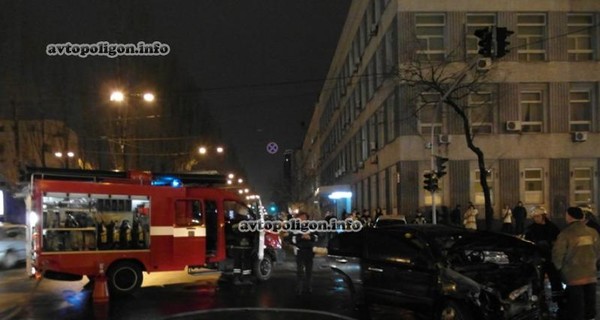 Авария в Киеве: девушка на Citroen C4 протаранила такси